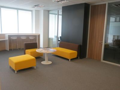 Invermasc arrienda excelente y amplia oficina en Ciudad Empresarial, 275 mt2