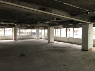 ARRIENDO para Oficinas Piso 2 con 1.027,16 m2 en Obra Gruesa – Metro El Golf, 1027 mt2