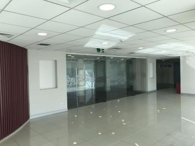 ARRIENDO para Oficinas Piso 5 Habilitado con 718,94 m2 – Metro Manquehue, 719 mt2, 22 habitaciones