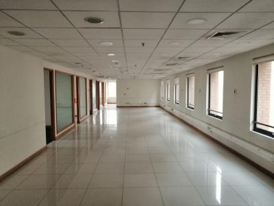 ARRIENDO Oficina Habilitada de 228,10 m2 – Metro Pedro de Valdivia, 228 mt2, 6 habitaciones