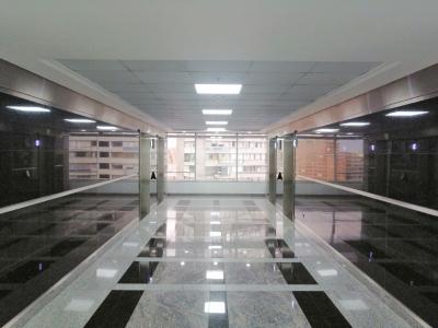 ARRIENDO Oficina Habilitada de 435,28  m2 – Metro Pedro de Valdivia, 435 mt2, 2 habitaciones