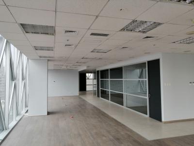 ARRIENDO Oficina Habilitada de 394,63 m2 – Metro Santa Lucia, 395 mt2, 9 habitaciones