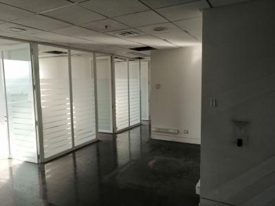 ARRIENDO Oficina Habilitada de 278 m2 – Metro Santa Lucia, 278 mt2, 7 habitaciones