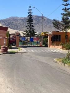 Se vende casa en condominio Tacora , sector norte de Antofagasta., 221 mt2, 4 habitaciones