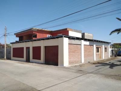 Amplia Casa En Arica, 240 mt2, 7 habitaciones