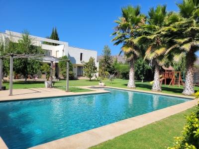 Hermosa casa con piscina en condominio Calera de Tango, 370 mt2, 6 habitaciones