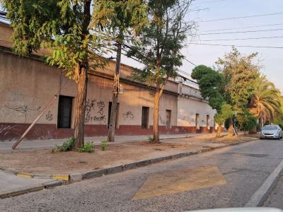 Casa en Independencia, sector Vivaceta, apta para uso comercial, 5 habitaciones