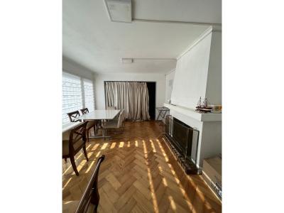 En venta Casa en Paul Harris, Las Condes.Excelente ubicación y conectividad 20.600 UF, 206 mt2, 4 habitaciones