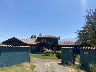 Se vende espectacular casa en Los Andes, 185 mt2, 4 habitaciones