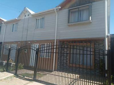 Se vende casa en villa La Campiña - Talca, 4 habitaciones