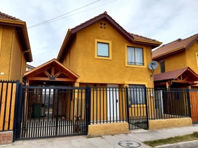 Se vende amplia y acogedora casa en Peñaflor, 73 mt2, 3 habitaciones