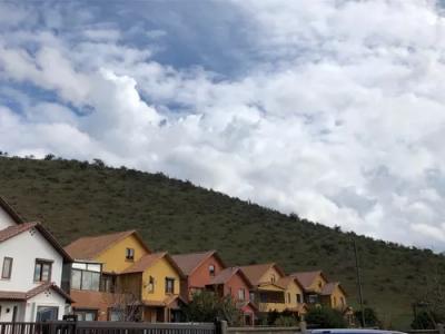 HERMOSA CASA SECTOR   Ciudad de Los Valle  Pudahuel, Chile, 195 mt2, 5 habitaciones