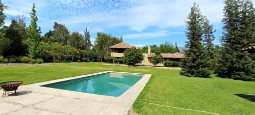 Hermosa casa a la venta en El Golf Los Lirios, 550 mt2, 5 habitaciones