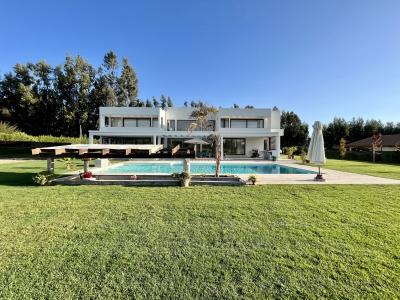 Increíble casa mediterranea colindante a cancha de golf, 498 mt2, 6 habitaciones