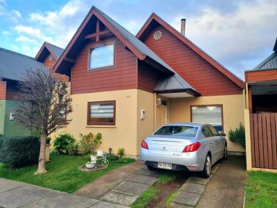 Plusvalia Corretajes vende casa remodelada en Condominio III Altos de Maipo, 3 habitaciones