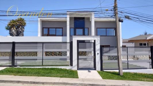 Maravillosa Casa Emplazada En Privilegiado Sector, Concón., 400 mt2, 6 habitaciones