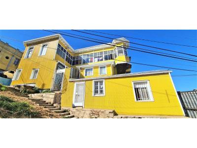Casa En Venta En Valparaíso, 203 mt2, 10 habitaciones