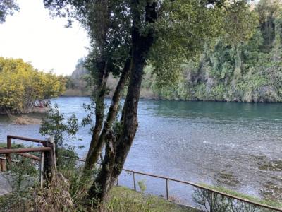 Casa a orilla del río Toltén a 18 kilómetros de Villarrica, 200 mt2, 7 habitaciones