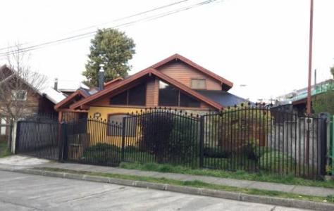 Casa y cabaña en venta en la ciudad de Villarrica, 250 mt2, 7 habitaciones